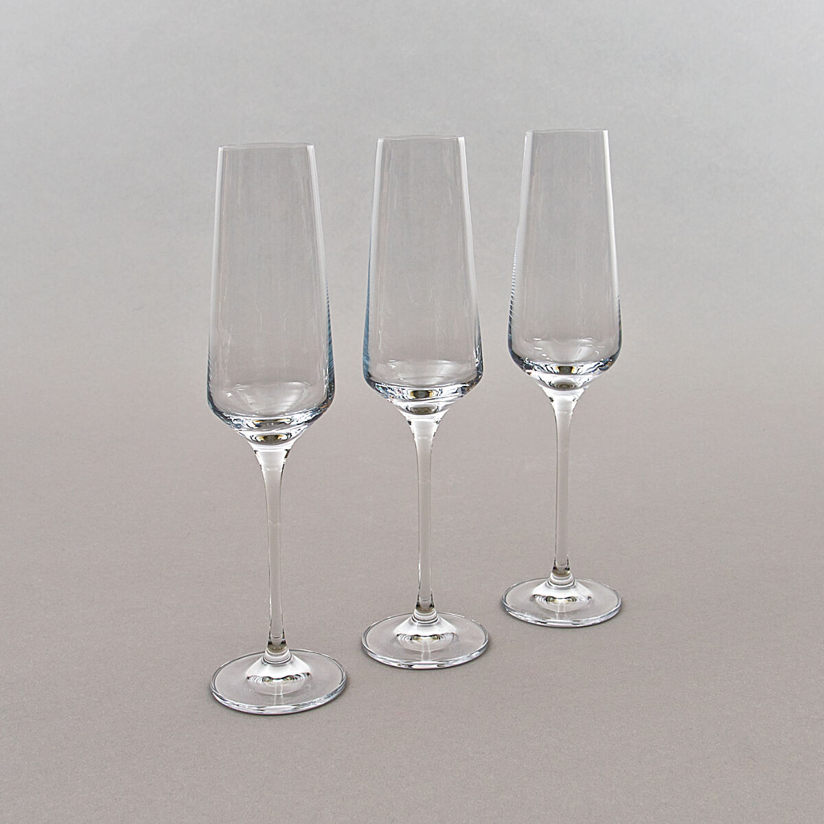 Feines Sektglas aus Kristall